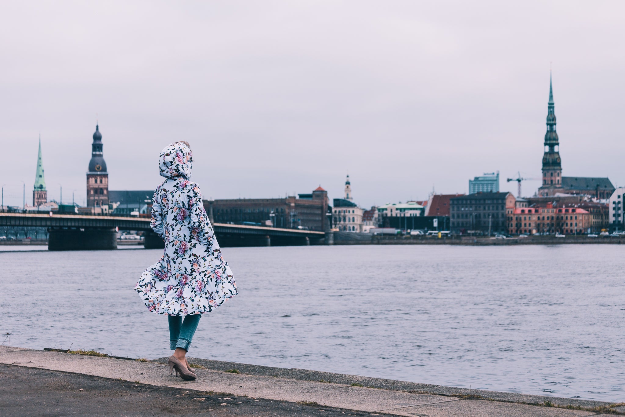 RainSisters presents the City Raincoat Collection of SS18. Stylish floral raincoats for women with hidden pockets and a comfortable large hood with tighteners that allow you to adjust it for your liking. Buy raincoat online at www.rainsisters.com