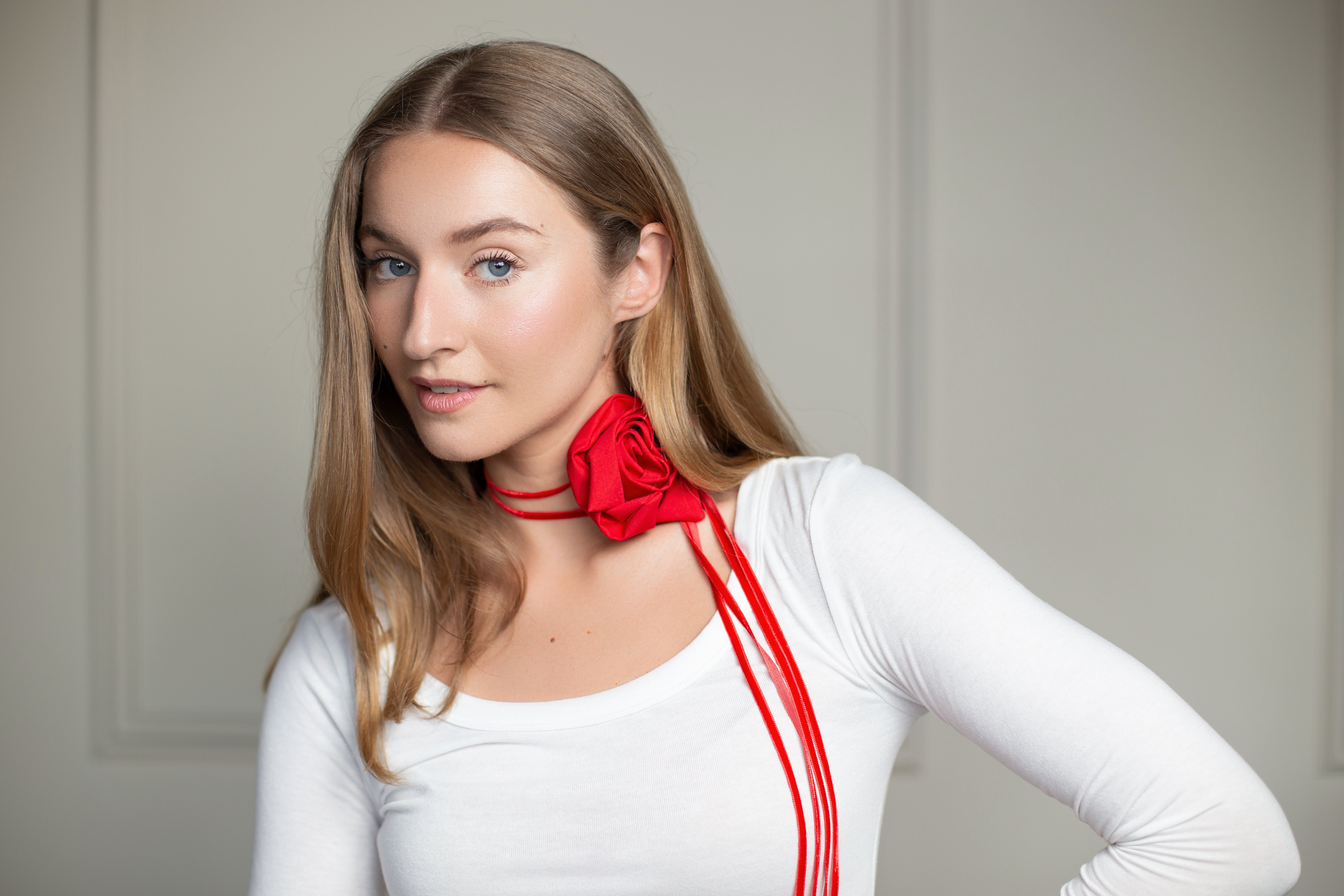 rose choker necklace in black