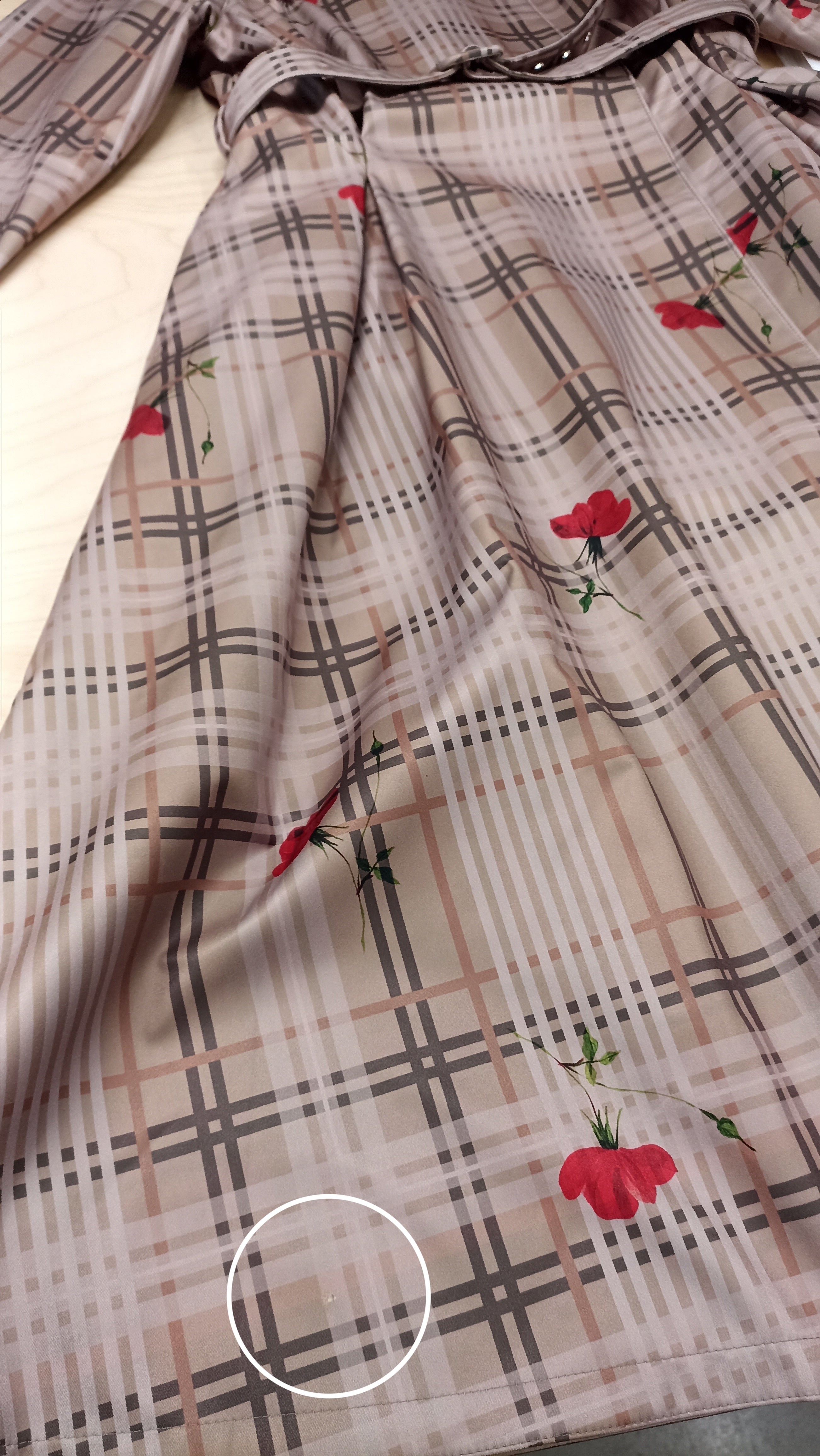 'Blush of the Crown' coat in size L (with imperfection)
