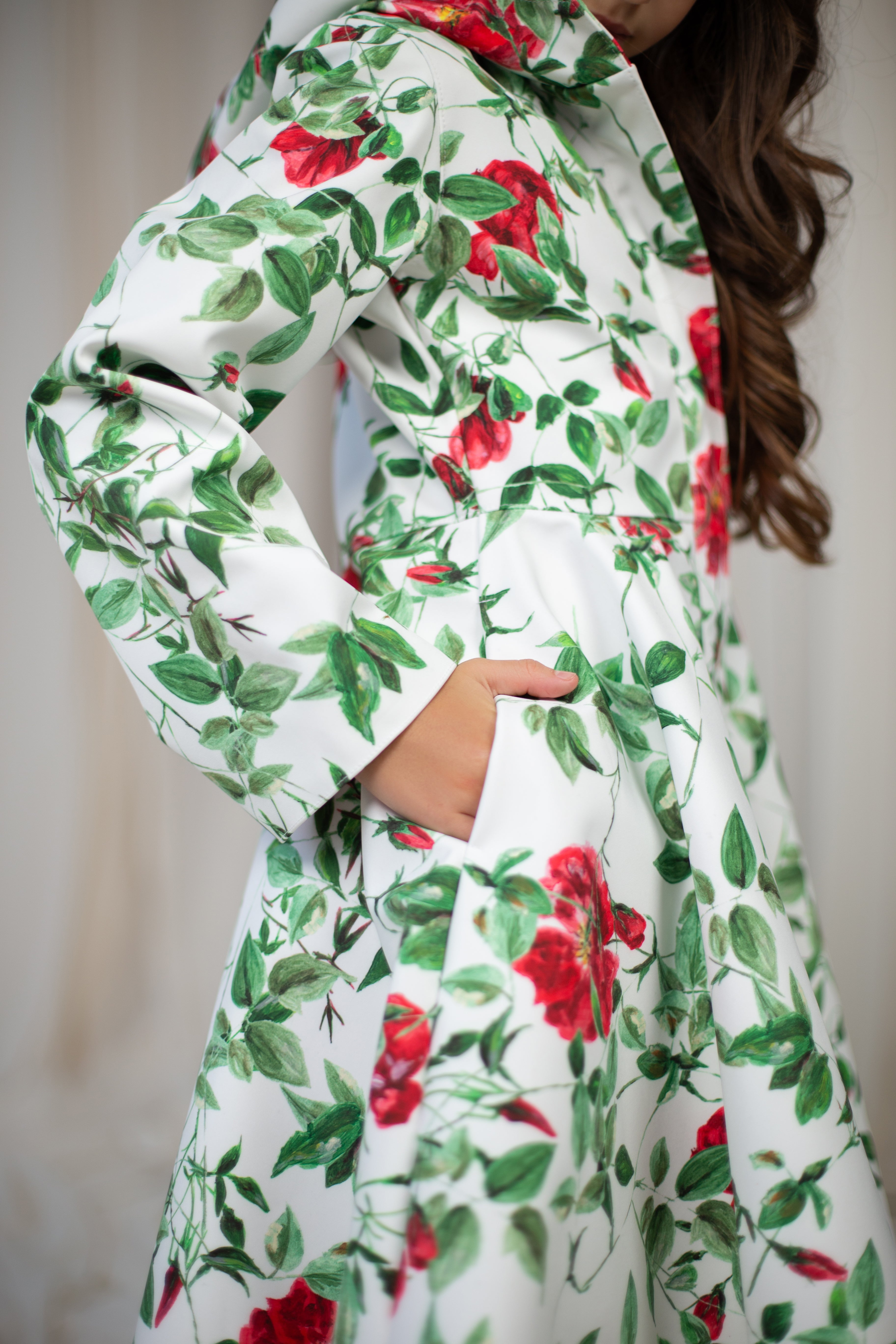 Girls white-greenish coat with pockets