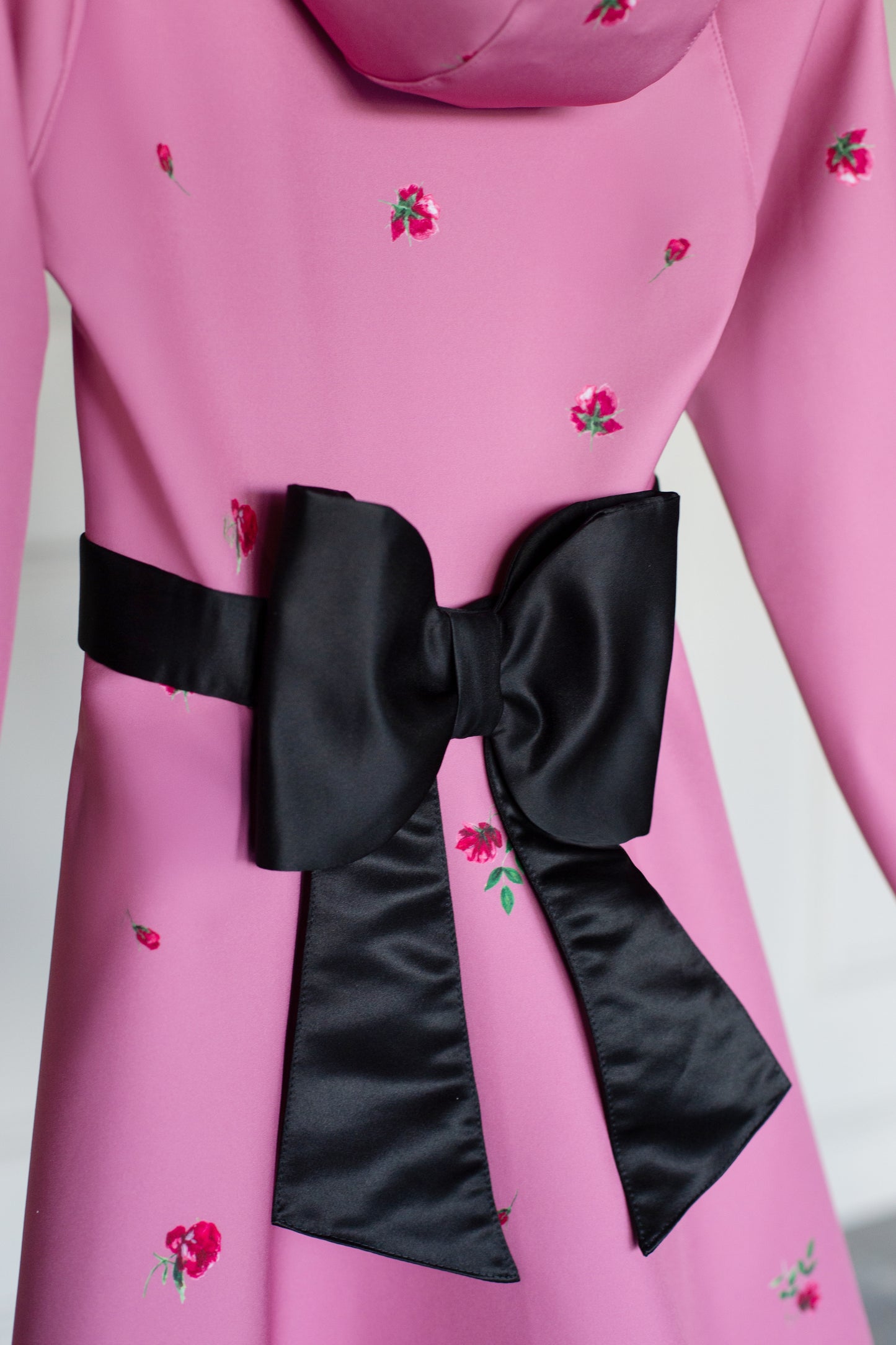 Statement bow belt for girls, combining charm and comfort