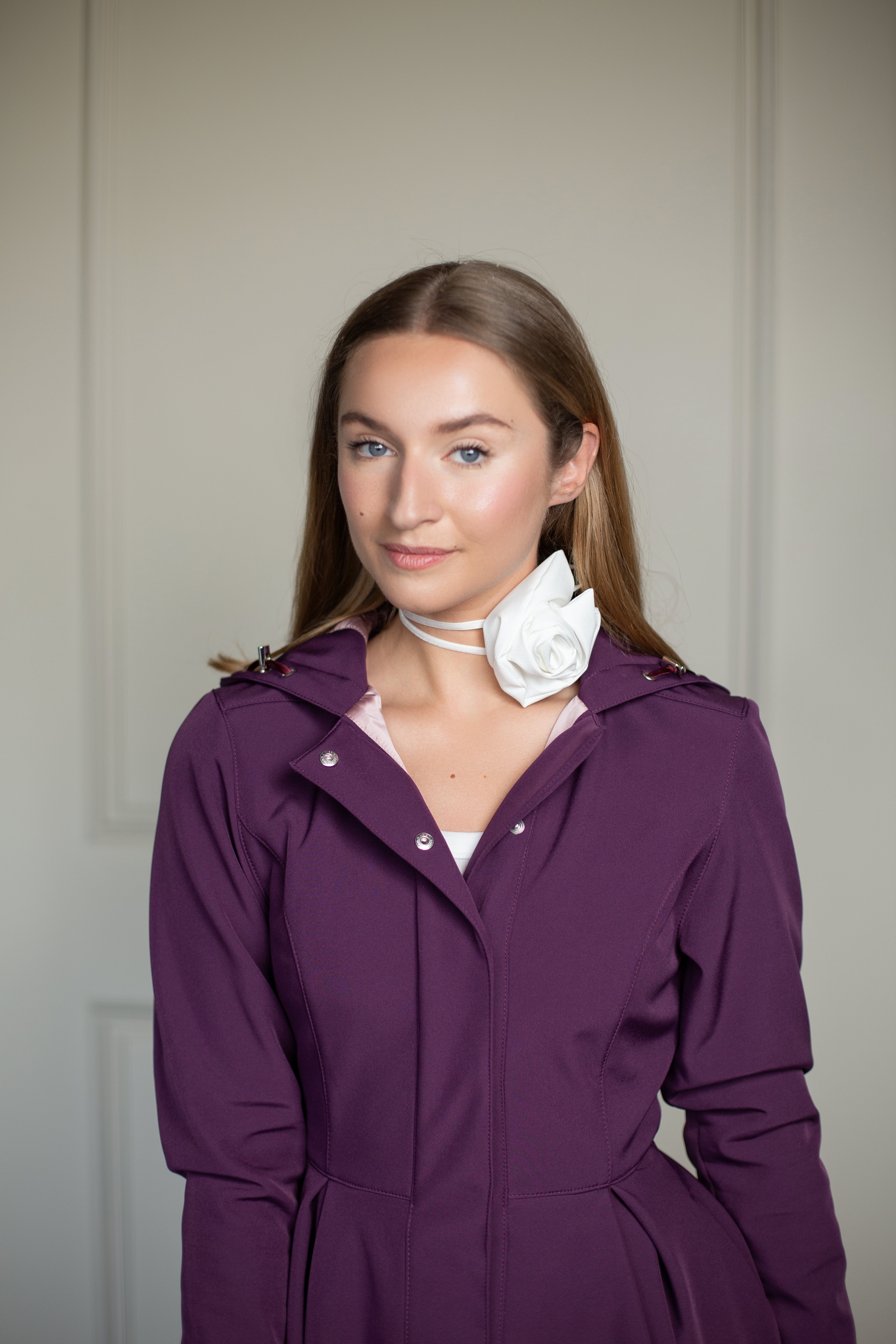 White rose centerpiece on a feminine ribbon choker design