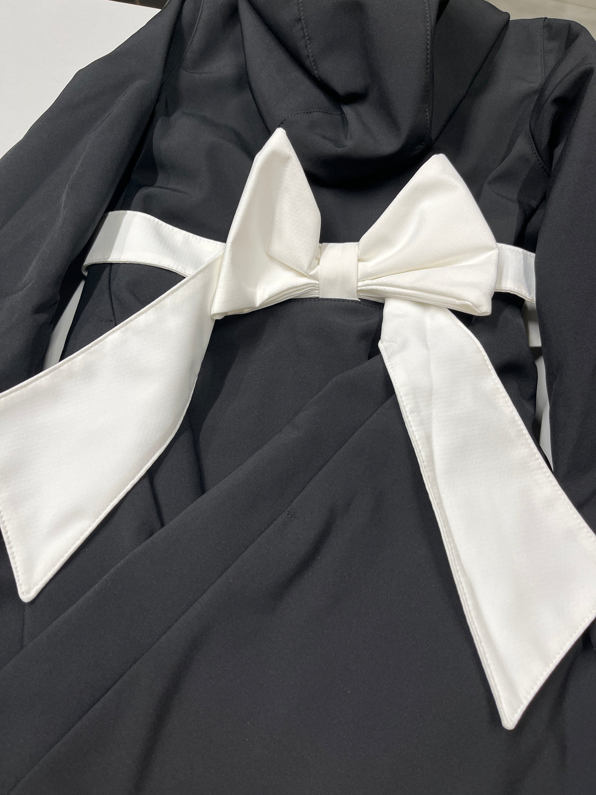 'Luxurious Bow ' girls coat in size 122/128 (sample)