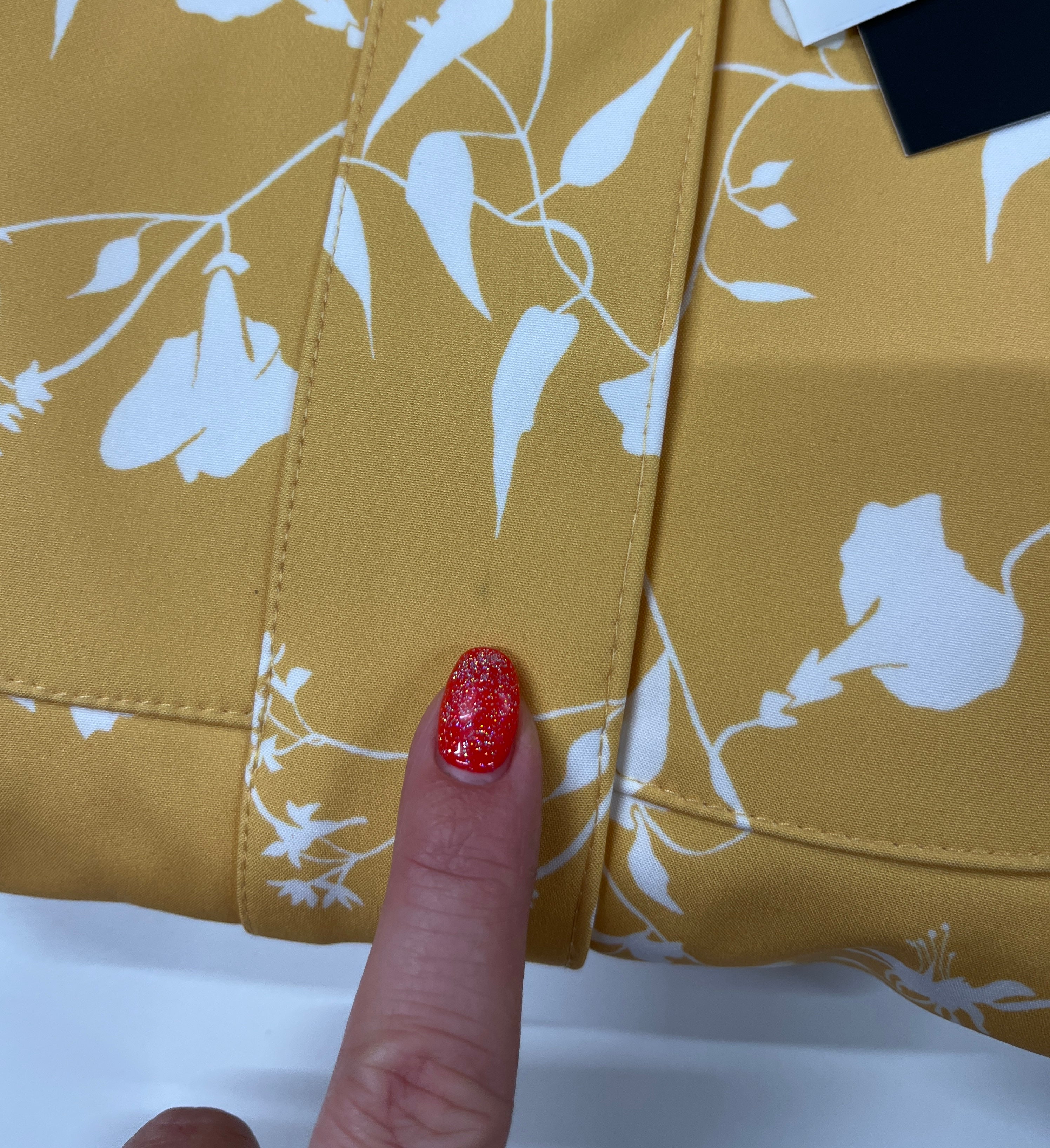 'Majestic Yellow' in size 122/128 (with imperfection)