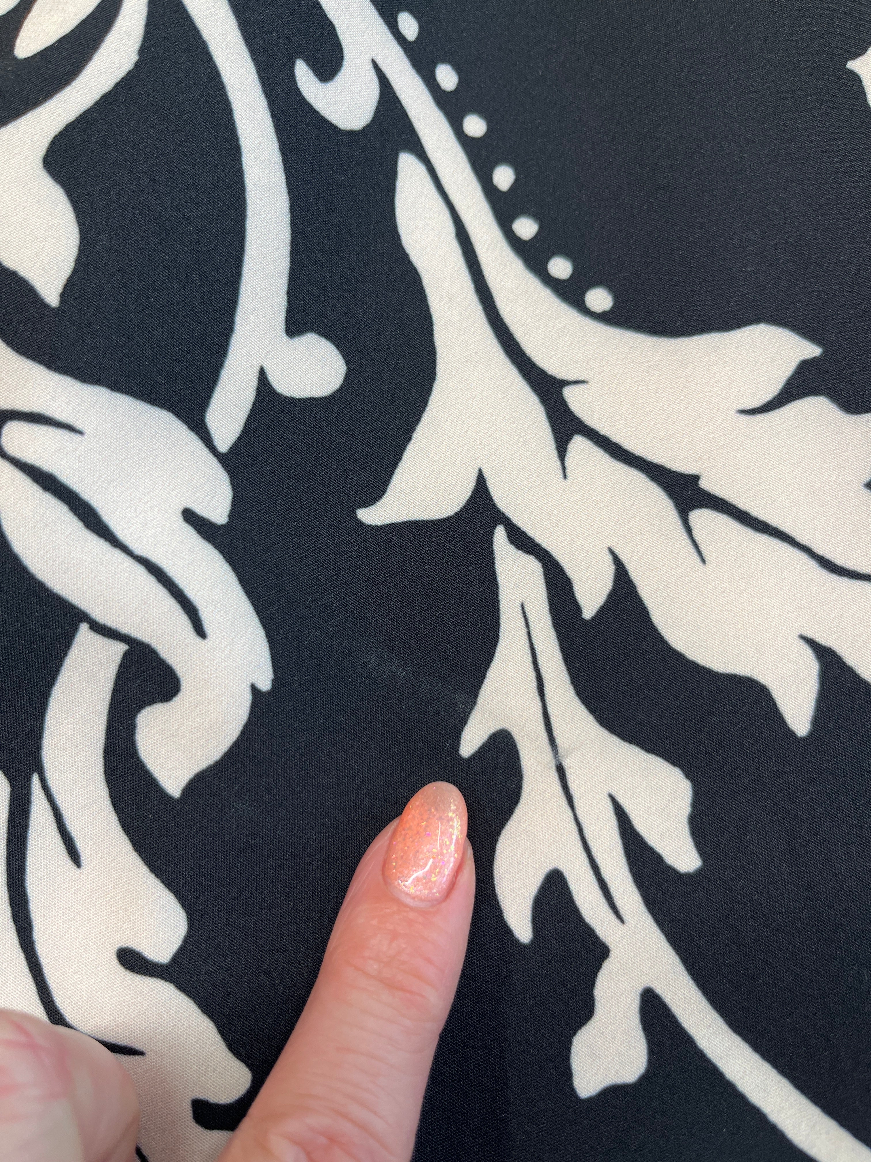 'Blooming Night' coat in size M tall (with imperfection)