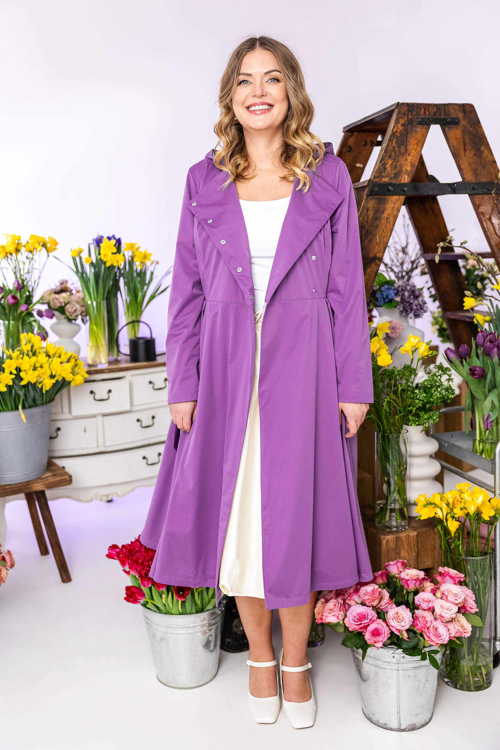 Violet double-breasted coat with matching belt