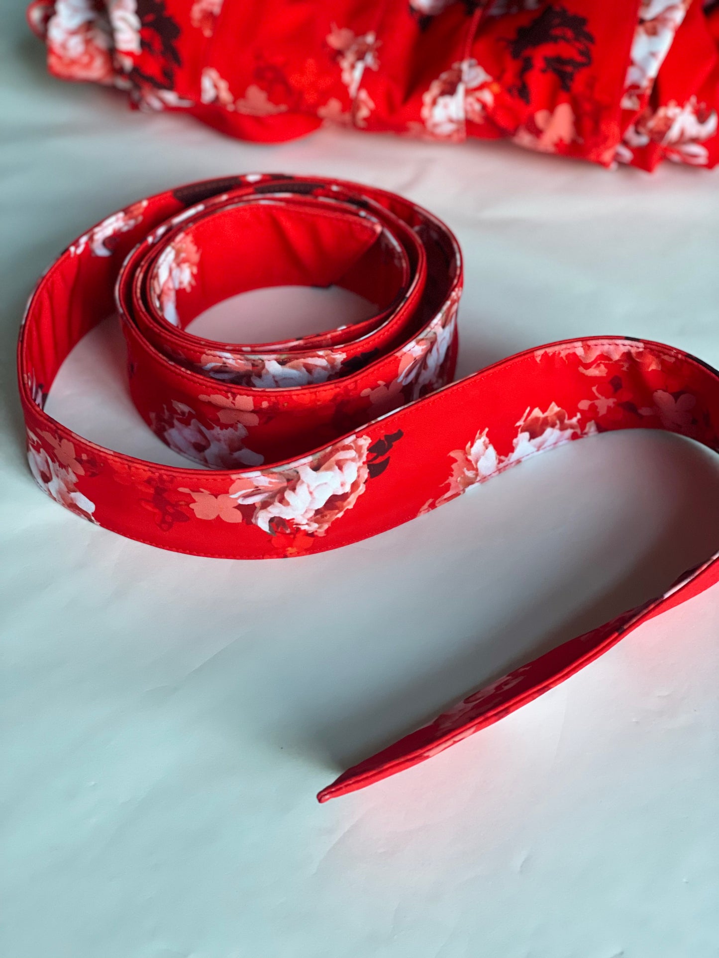 Red belt with beige flowers | Red Sun