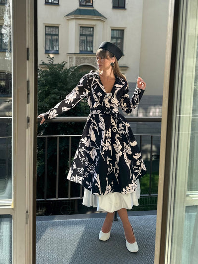 'Blooming Night' coat in size M tall (with imperfection)