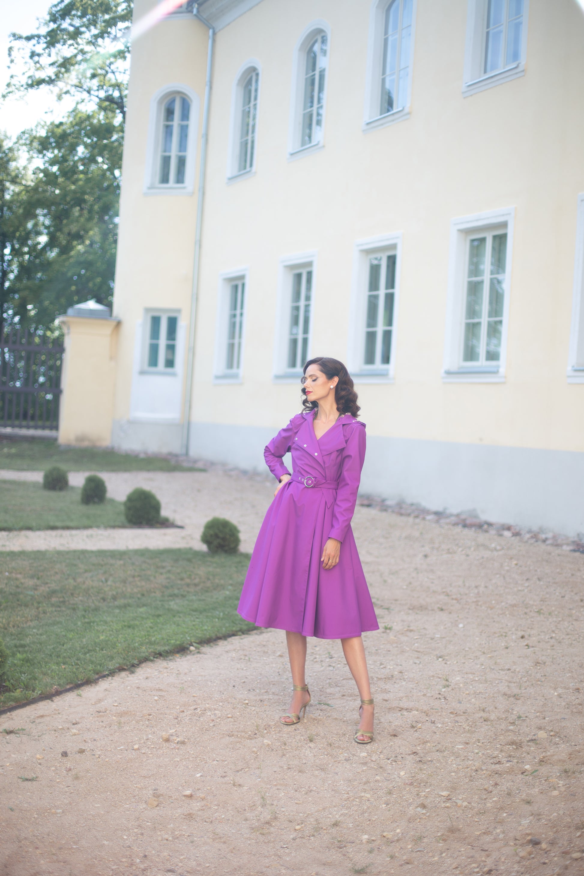 Belted trench coat in Fuchsia color 