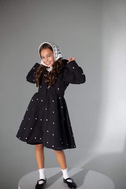 Chic polka dots coat for girls – a timeless fashion piece