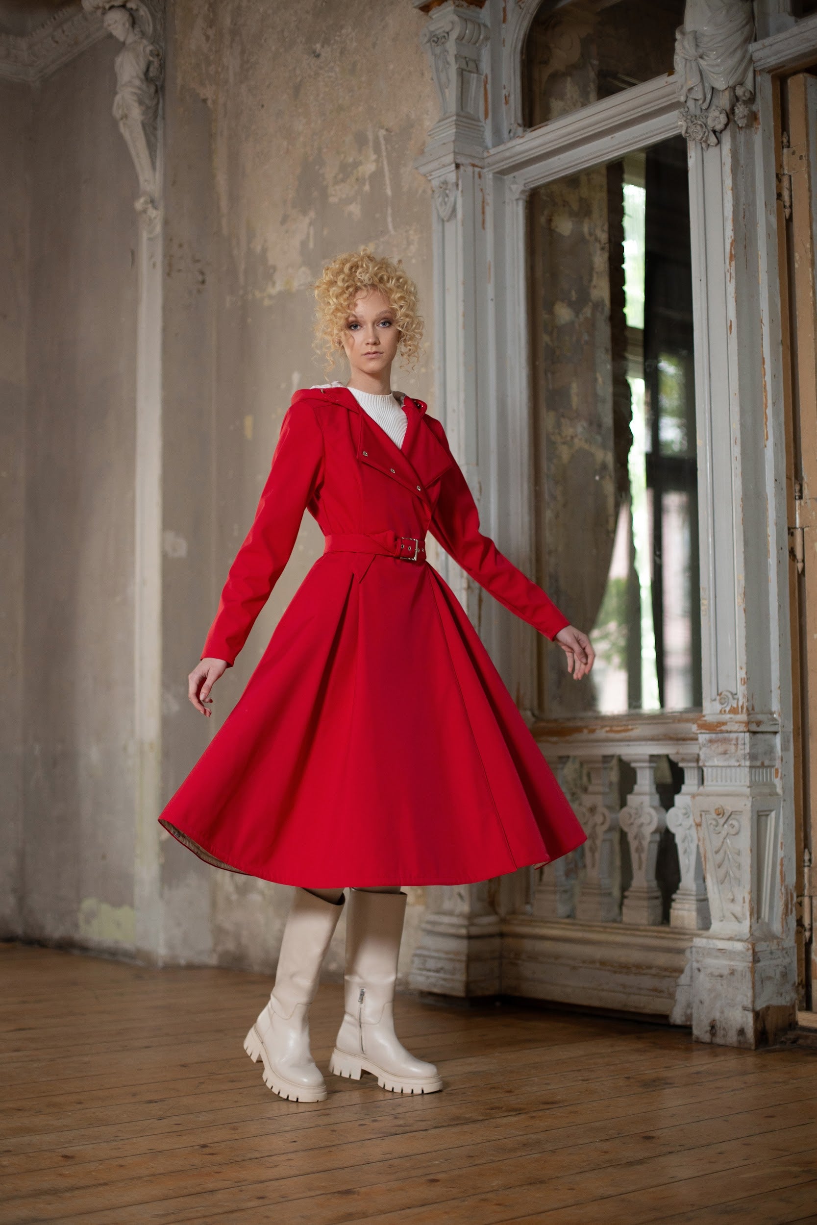 Eye-Catching Bright Red Fitted and Flared Design Coat