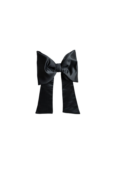 Elegant women’s belt with a bold statement bow at the waist