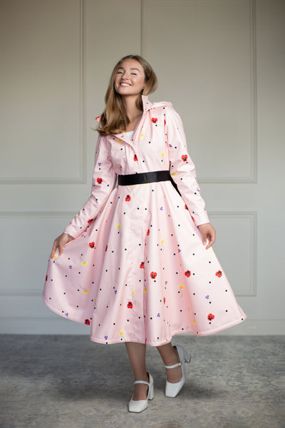 Fashion-forward bow belt for women, ideal for elevating any outfit