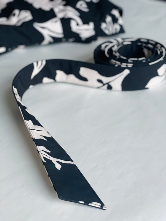 Black belt with off-white floral print | Blooming Night