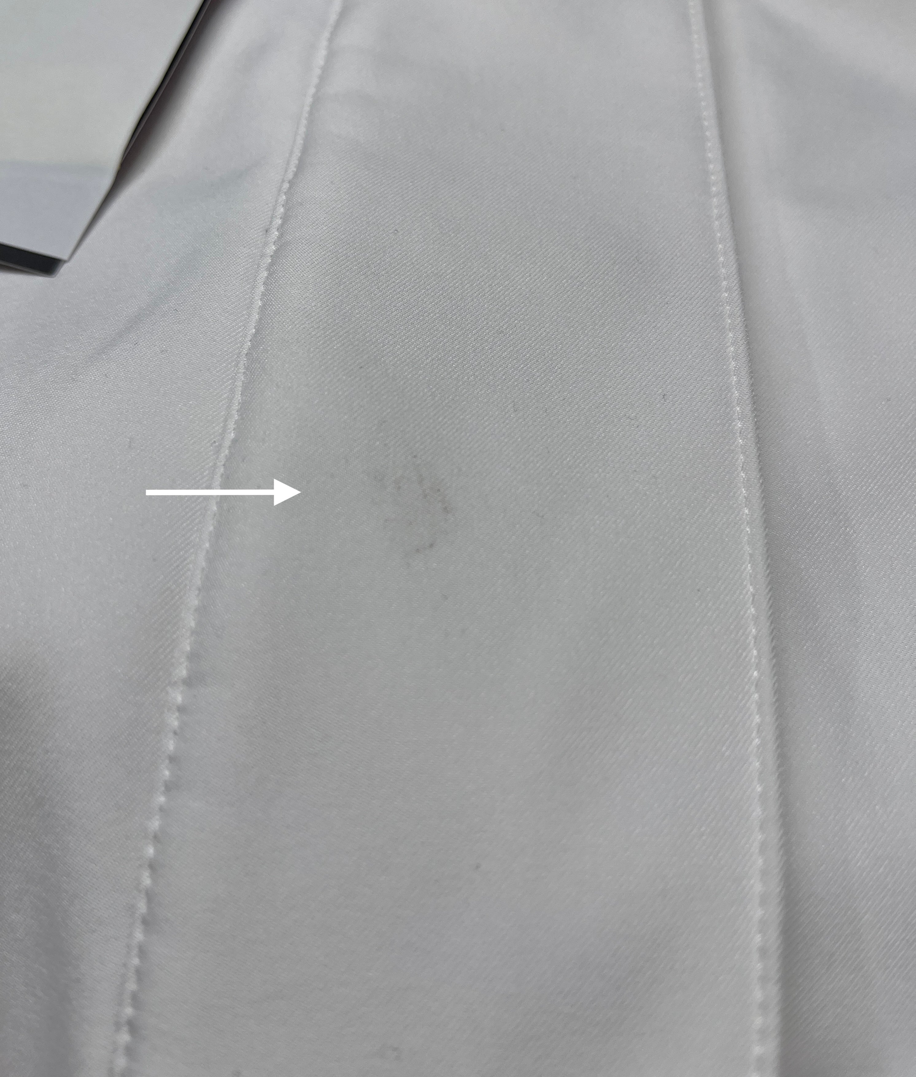 'Majestic White' in size L petite (with imperfection)