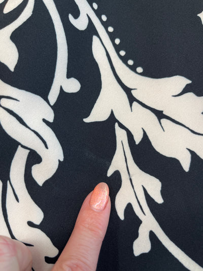 'Blooming Night' coat in size M tall (with imperfection)