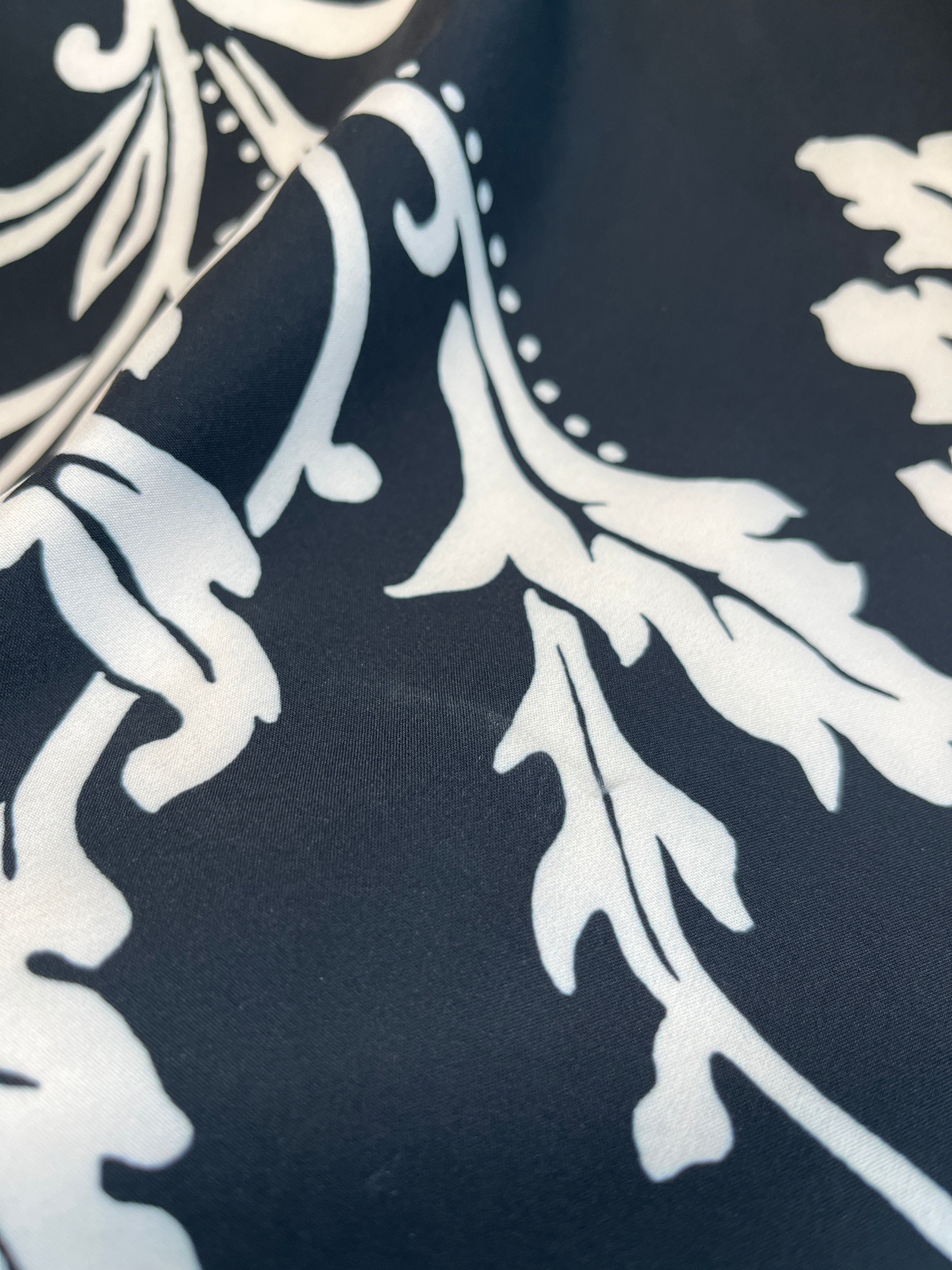 'Blooming Night' coat in size M tall (with imperfection)