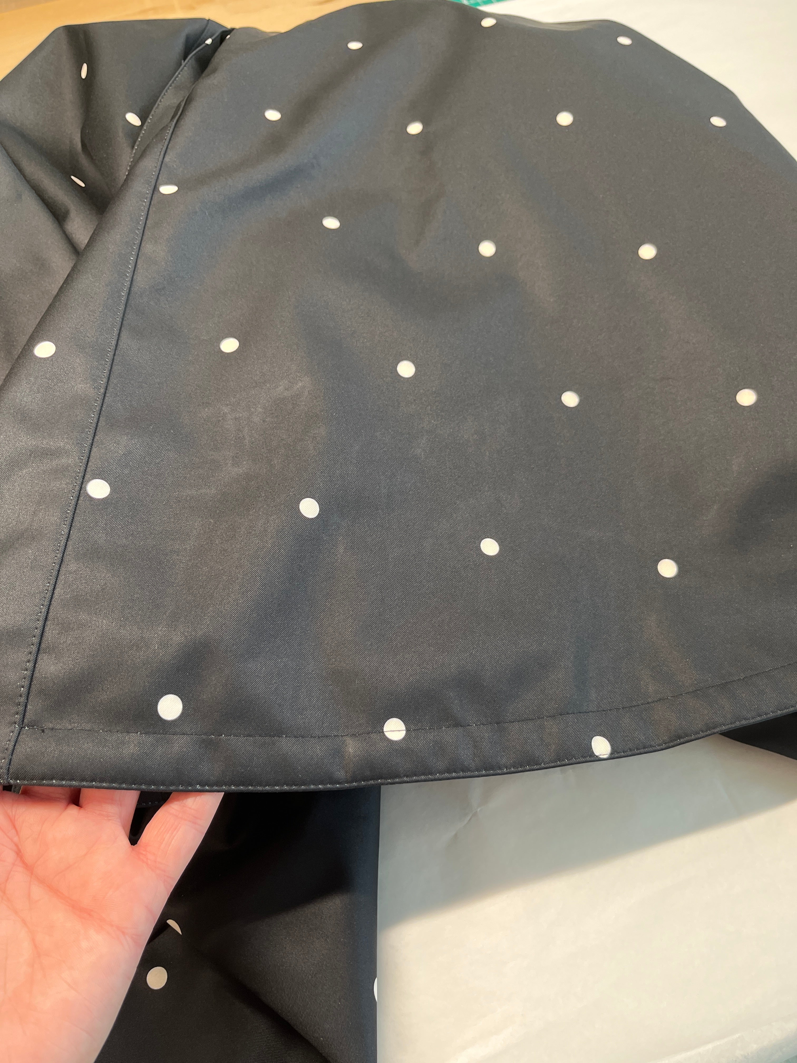 'Timeless Polka Dots' coat in size L (with imperfection)