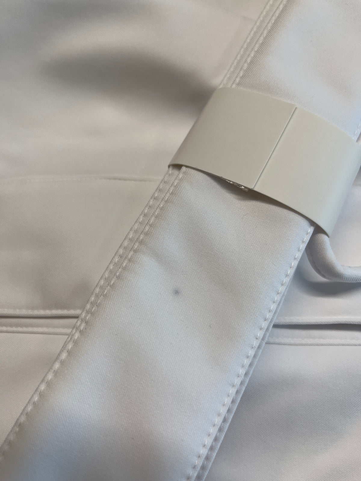 'Majestic White' coat in size M tall (with imperfection)