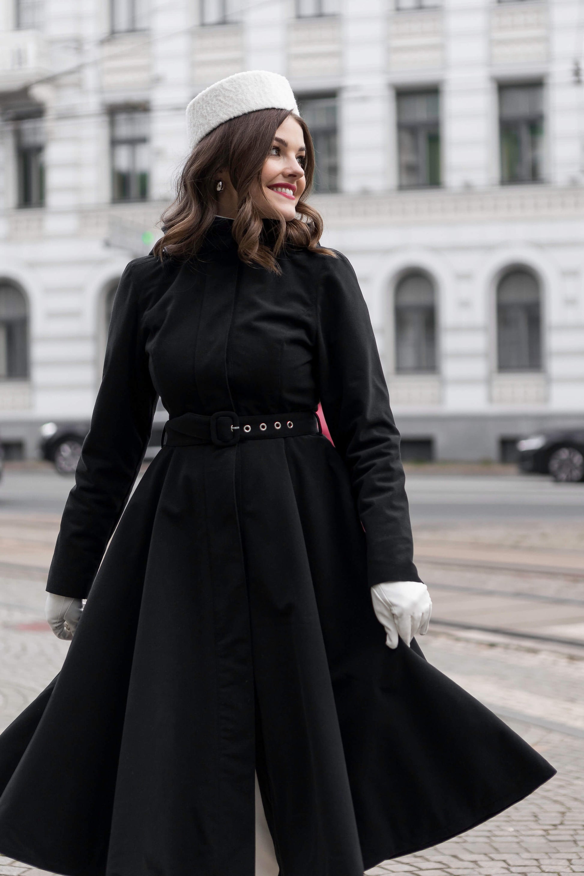 Cozy and breathable black women’s winter coat, insulated for temperatures from –15°C to +5°C.