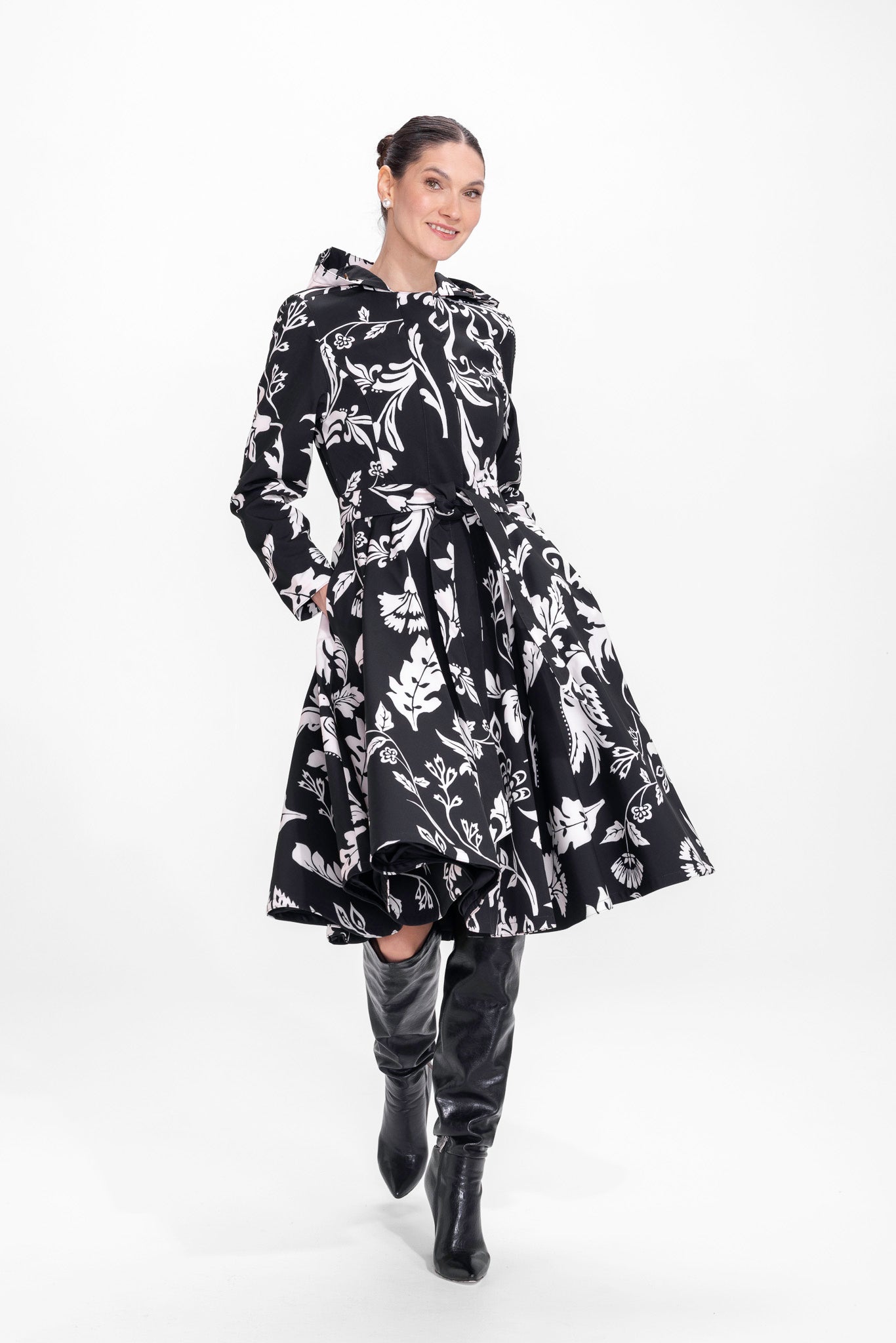 'Blooming Night' coat in size M tall (with imperfection)