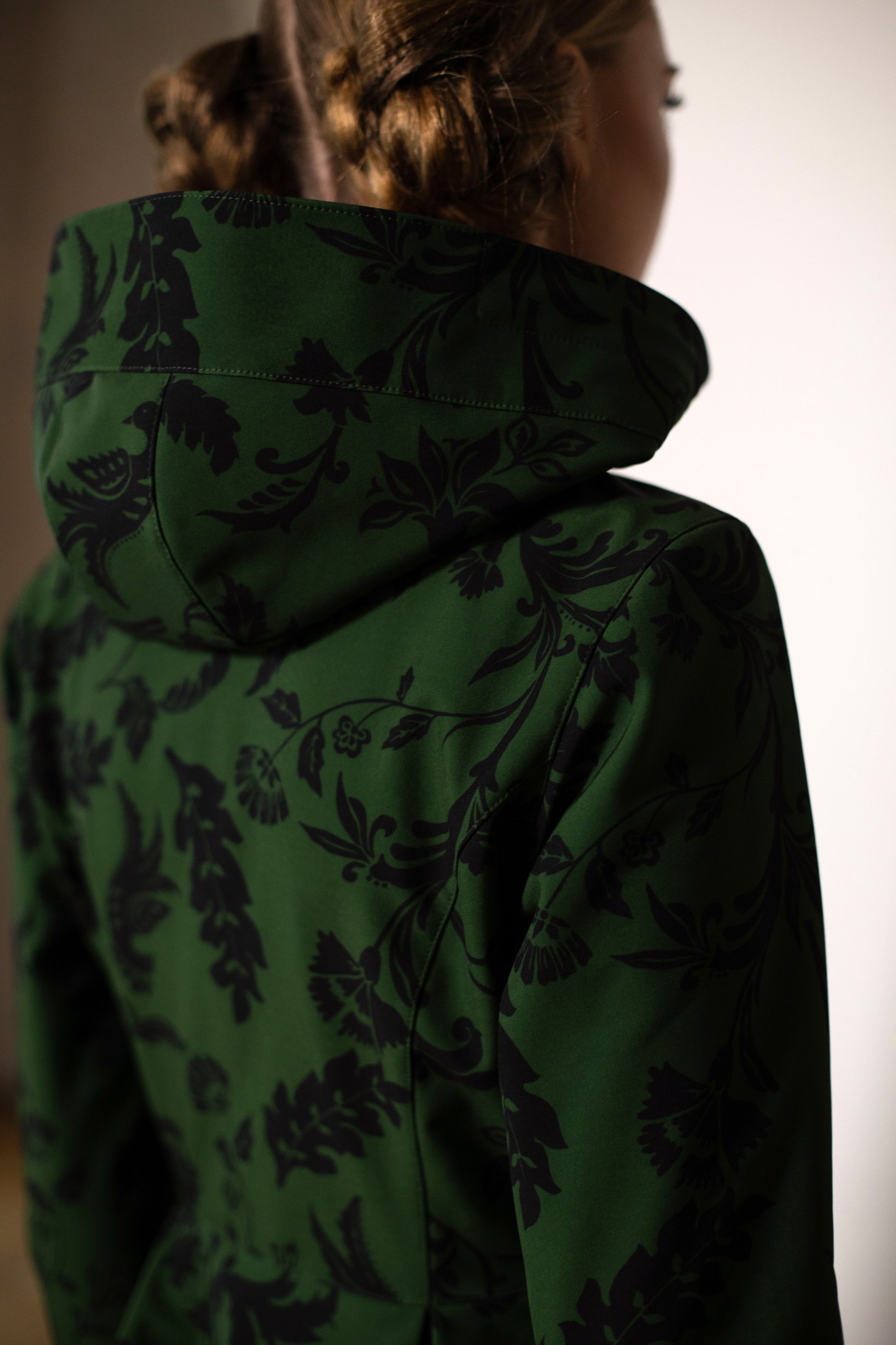 Waterproof dark green coat for women with hood